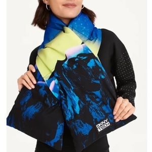NWT - DKNY insulated puffy scarf